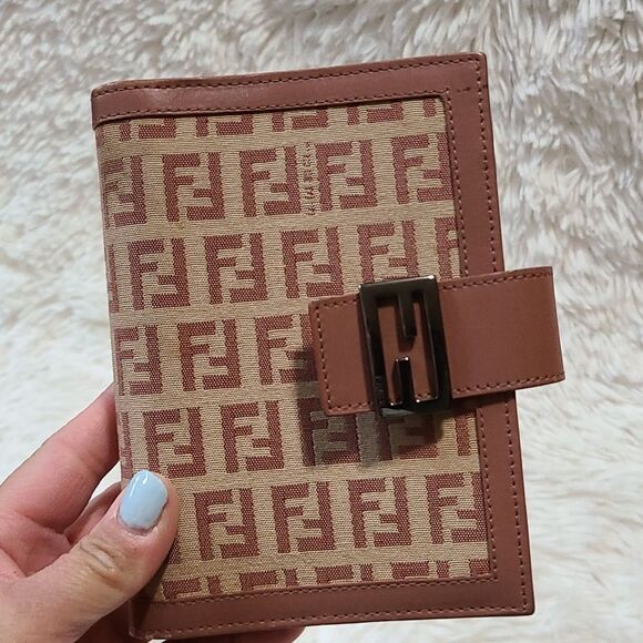 💯 Authentic Fendi Organizer 🍀 - Picture 10 of 15